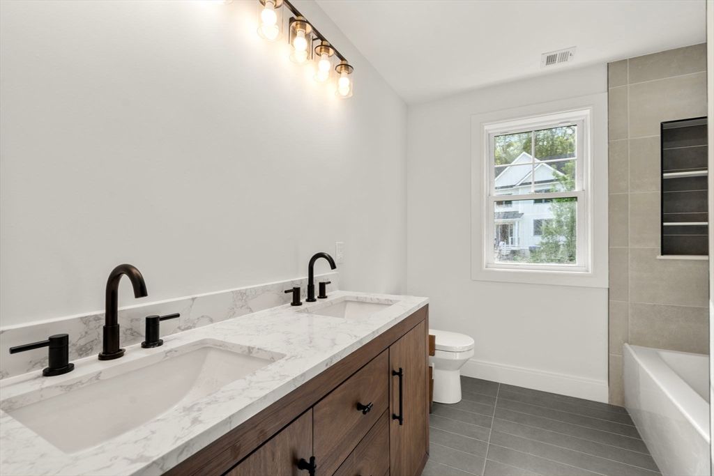 Bathroom, Dual Sink Vanities, Interior