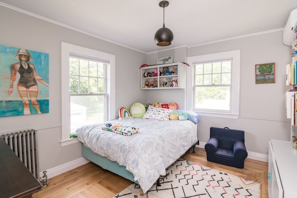 Bedroom, Interior, Pendant Lights, Wood Texture Flooring