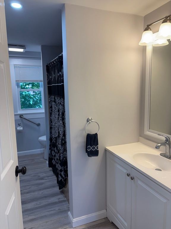 Bathroom, Interior, Recessed Lighting, Wood Texture Flooring