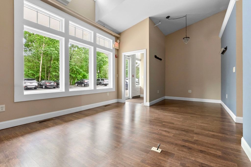 Empty room, Interior, Pendant Lights, Wood Texture Flooring