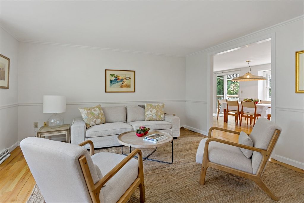 Dining room, Interior, Living room, Pendant Lights, Wood Texture Flooring