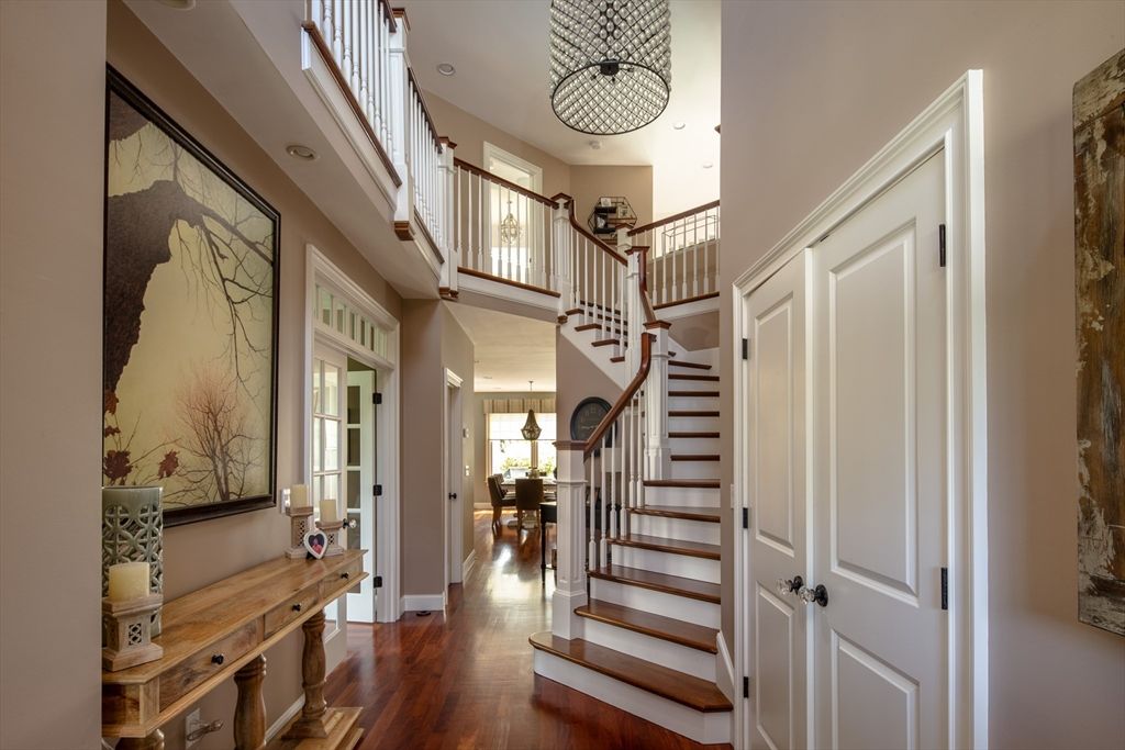 Interior, Pendant Lights, Recessed Lighting, Wood Texture Flooring
