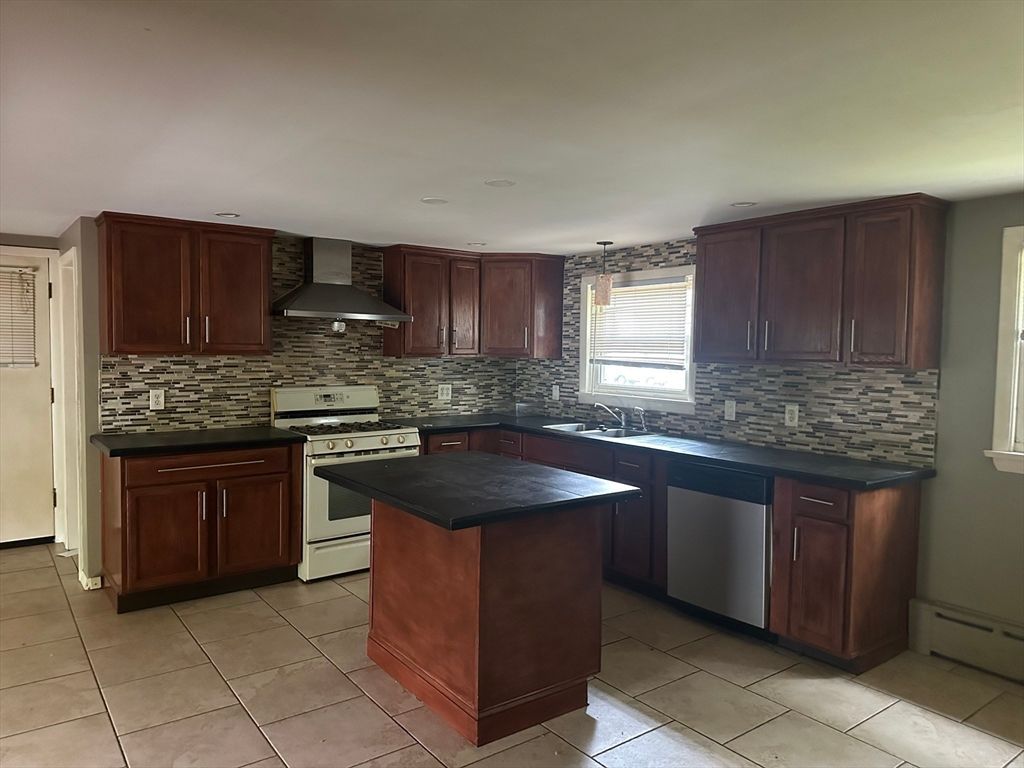 Interior, Kitchen, Pendant Lights, Stainless Steel Appliances