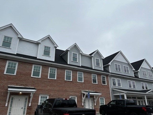 Exterior, Facade, Brick Facade, Rowhouse