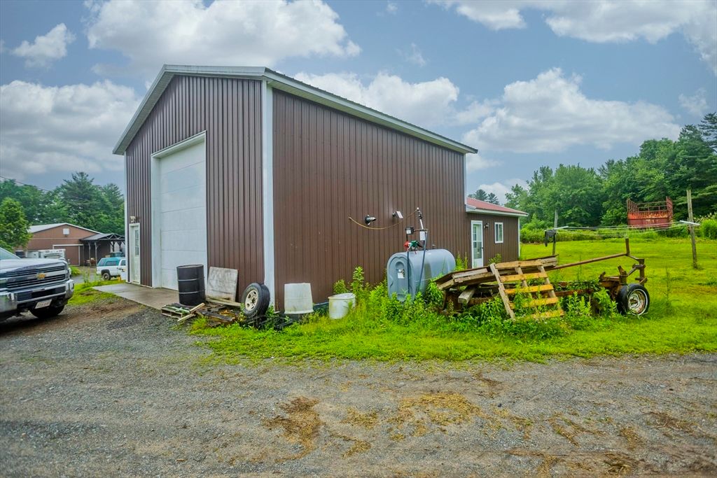 Backyard, Detached Garage, Exterior