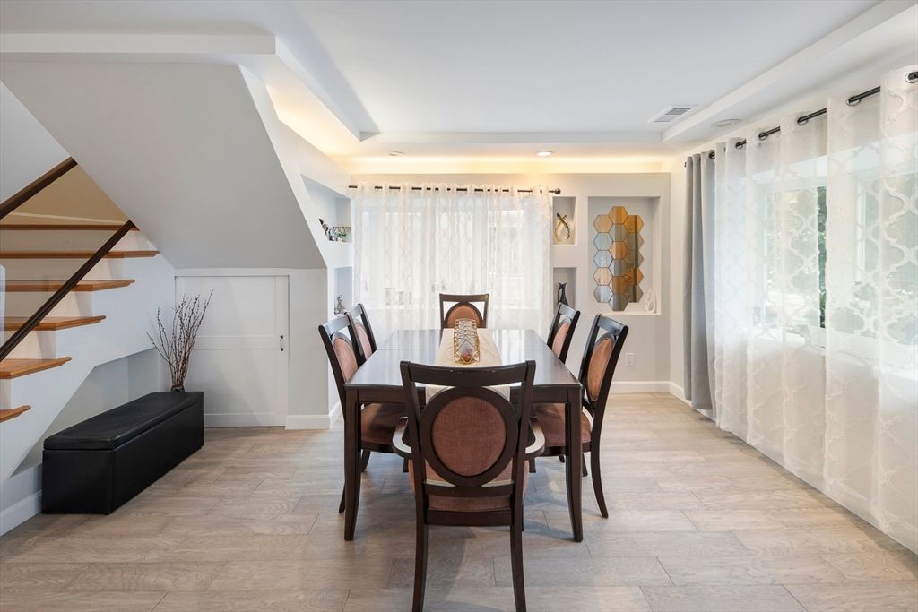 Dining room, Interior, Recessed Lighting, Wood Texture Flooring