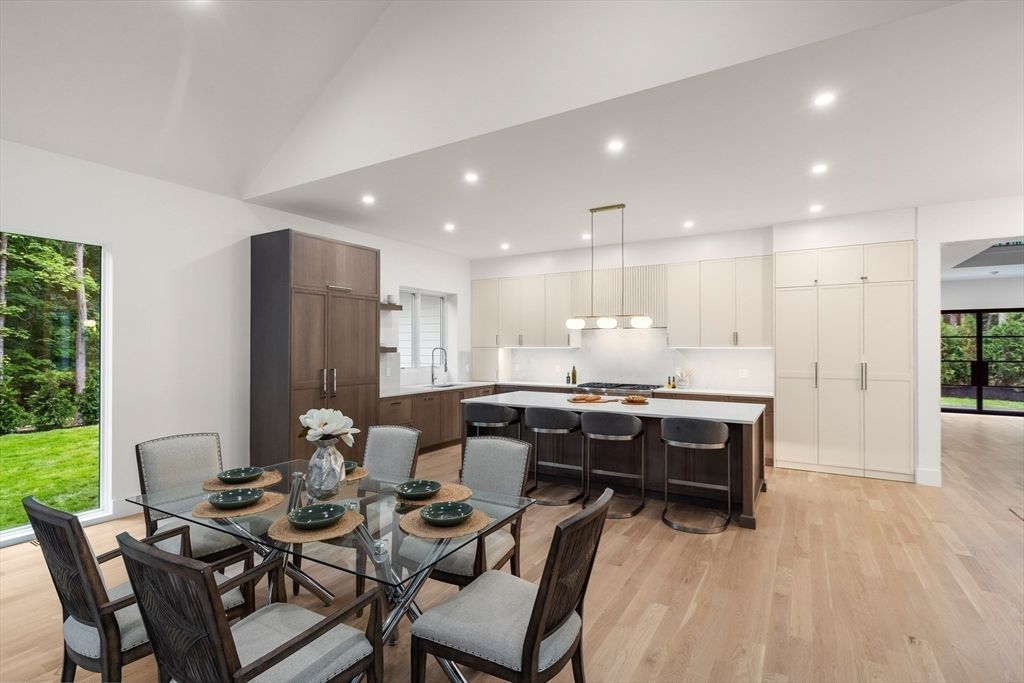 Dining room, Interior, Kitchen, Pendant Lights, Recessed Lighting, Wood Texture Flooring