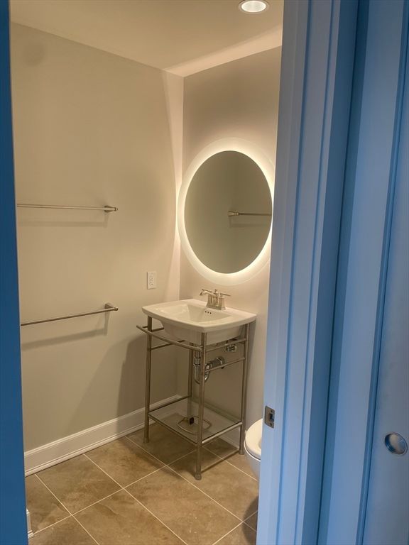 Bathroom, Interior, Recessed Lighting