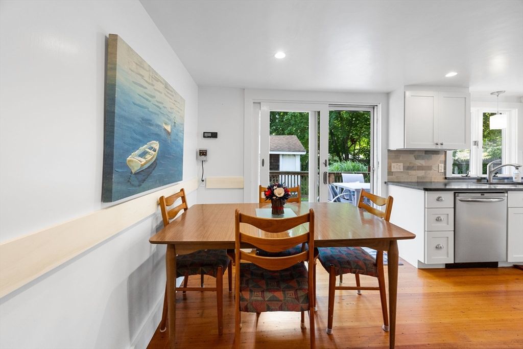 Dining room, Interior, Kitchen, Recessed Lighting, Wood Texture Flooring