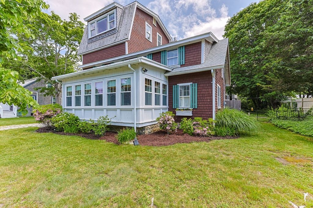 Exterior, Facade, Brick Facade, Cape Cod