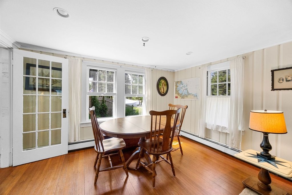 Dining room, Interior, Recessed Lighting, Wood Texture Flooring