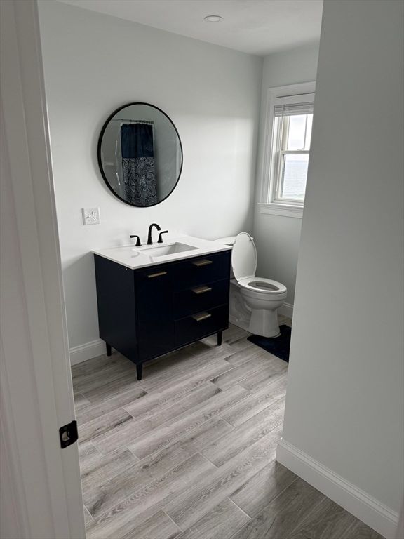Bathroom, Interior, Recessed Lighting, Wood Texture Flooring