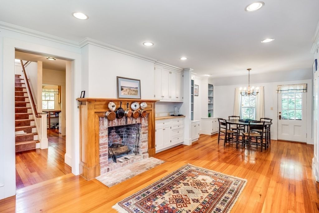 Chandelier, Dining room, Fireplace, Interior, Recessed Lighting, Wood Texture Flooring