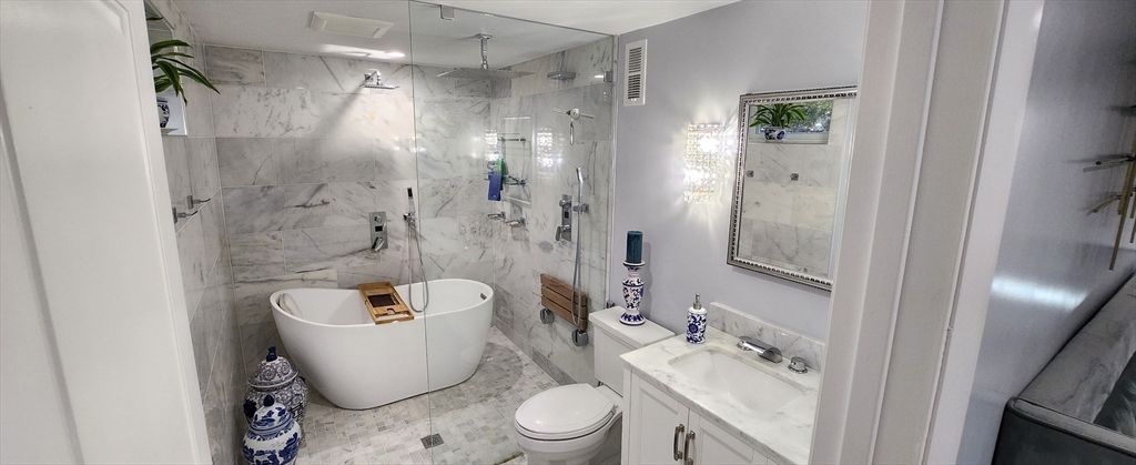 Bathroom, Free Standing Baths, Interior, Marble Walls