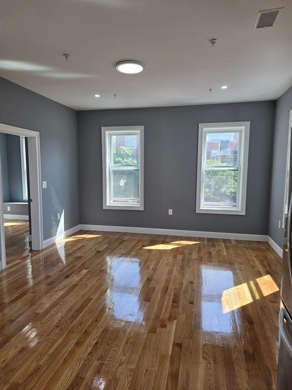 Empty room, Interior, Recessed Lighting, Wood Texture Flooring