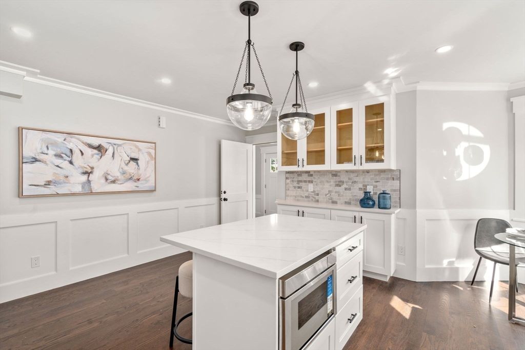 Interior, Kitchen, Pendant Lights, Recessed Lighting, Wood Texture Flooring