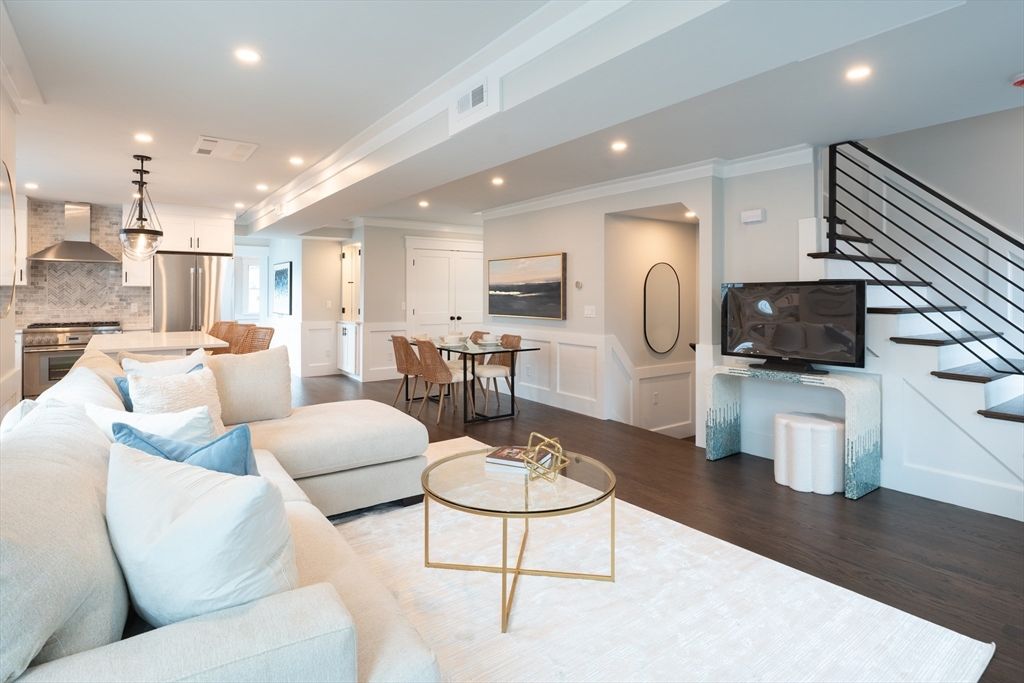 Dining room, Interior, Kitchen, Living room, Pendant Lights, Recessed Lighting, Stainless Steel Appliances, Wood Texture Flooring