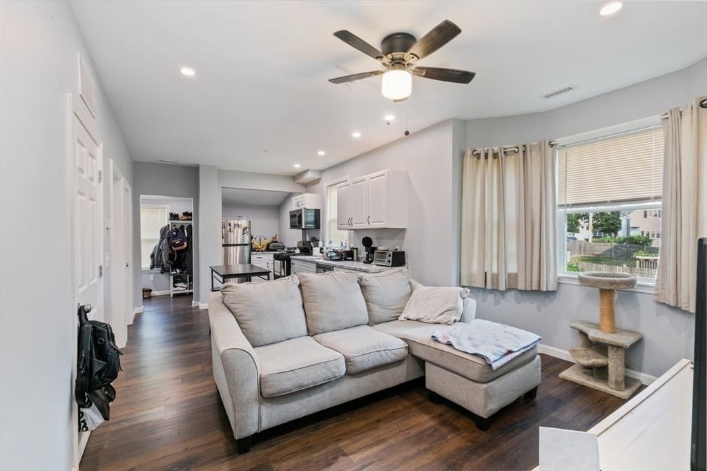 Interior, Kitchen, Living room, Recessed Lighting, Wood Texture Flooring