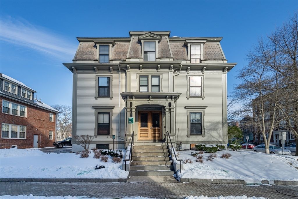Exterior, Facade, American Foursquare