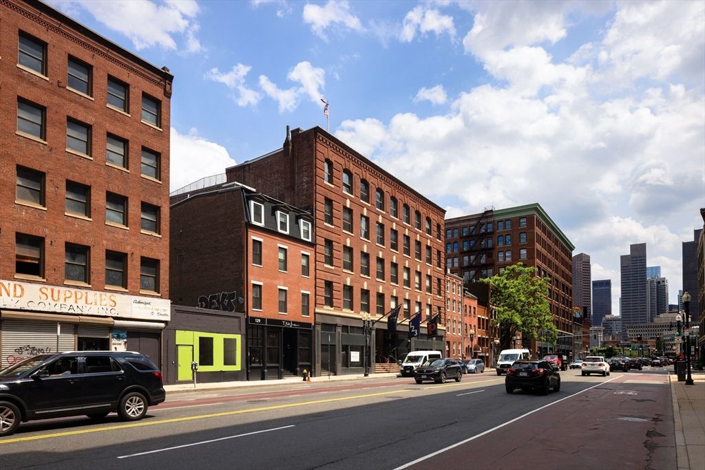 Exterior, Facade, Chicago School