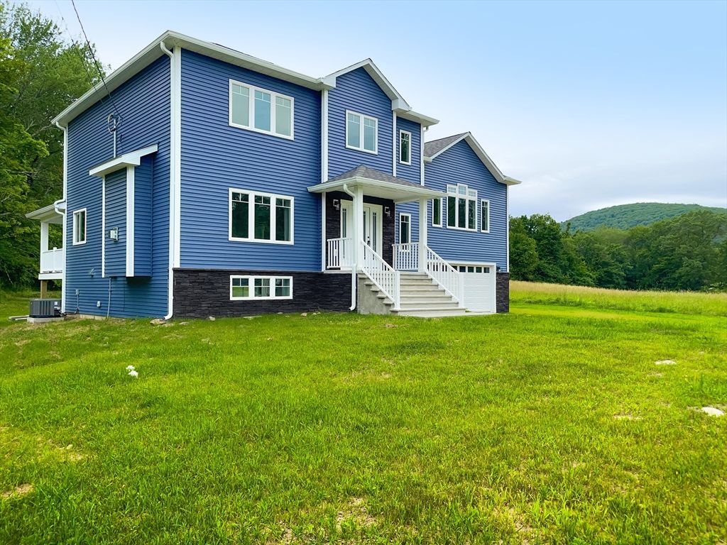 Attached, Backyard, Exterior, Facade, Queen Anne Victorian