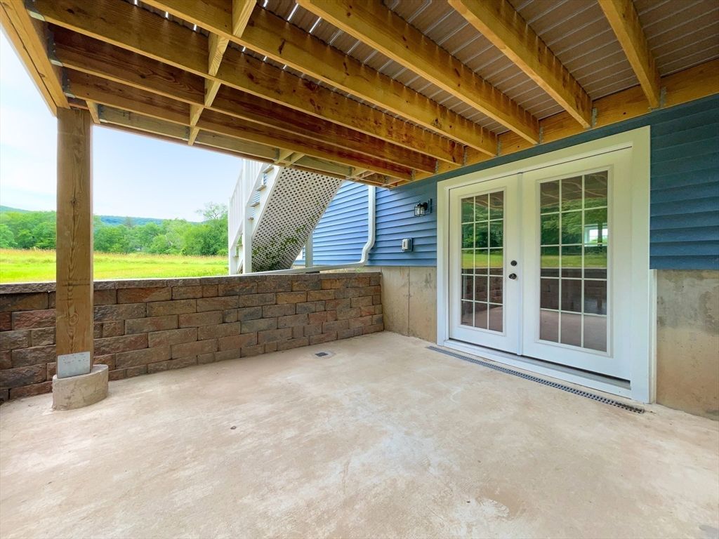 Exterior, Wooden Beams