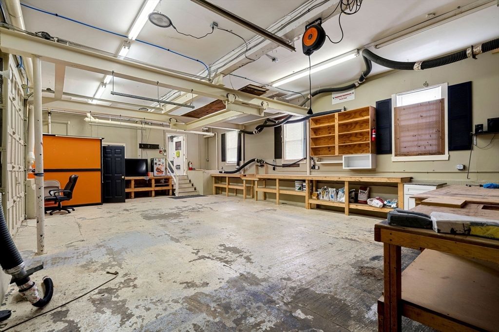 Garage, Interior
