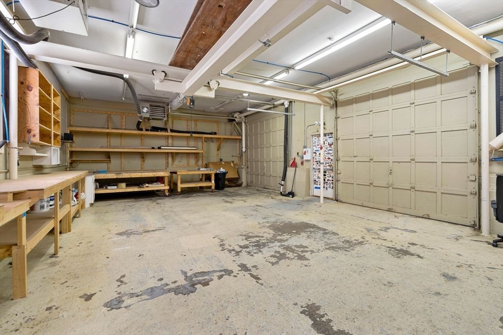 Garage, Interior