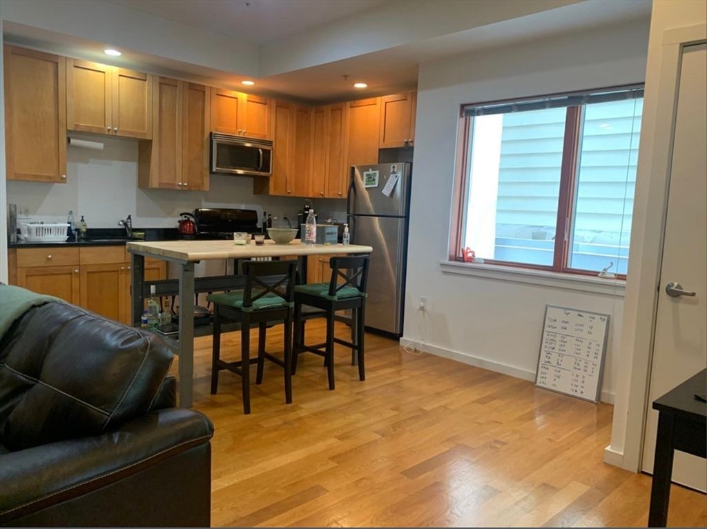 Dining room, Interior, Kitchen, Recessed Lighting, Wood Texture Flooring