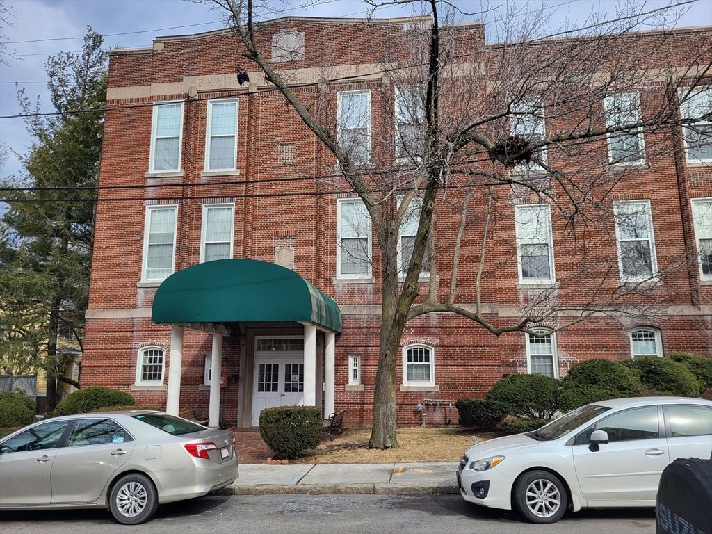 Exterior, Facade, Brick Facade, Rowhouse