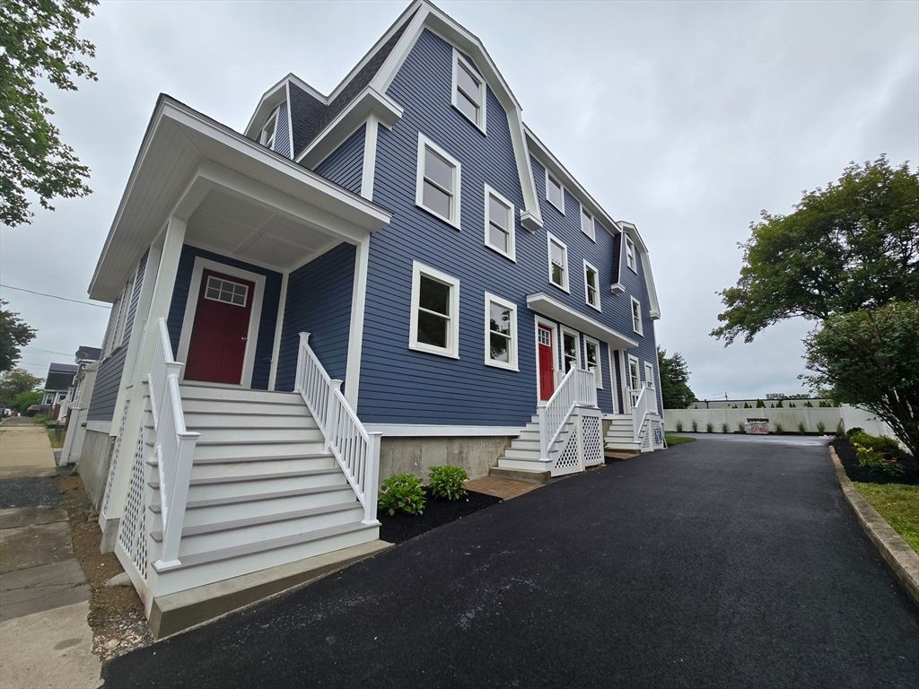 Exterior, Facade, Queen Anne Victorian