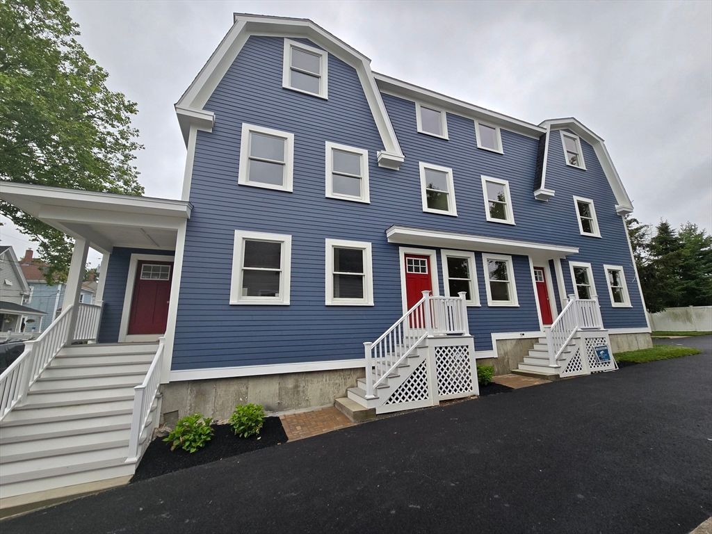 Exterior, Facade, Queen Anne Victorian