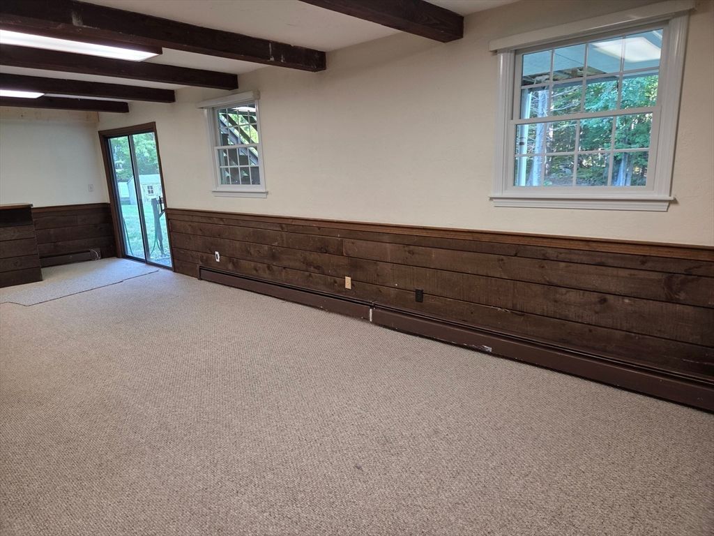 Empty room, Interior, Wooden Beams, Wooden Walls
