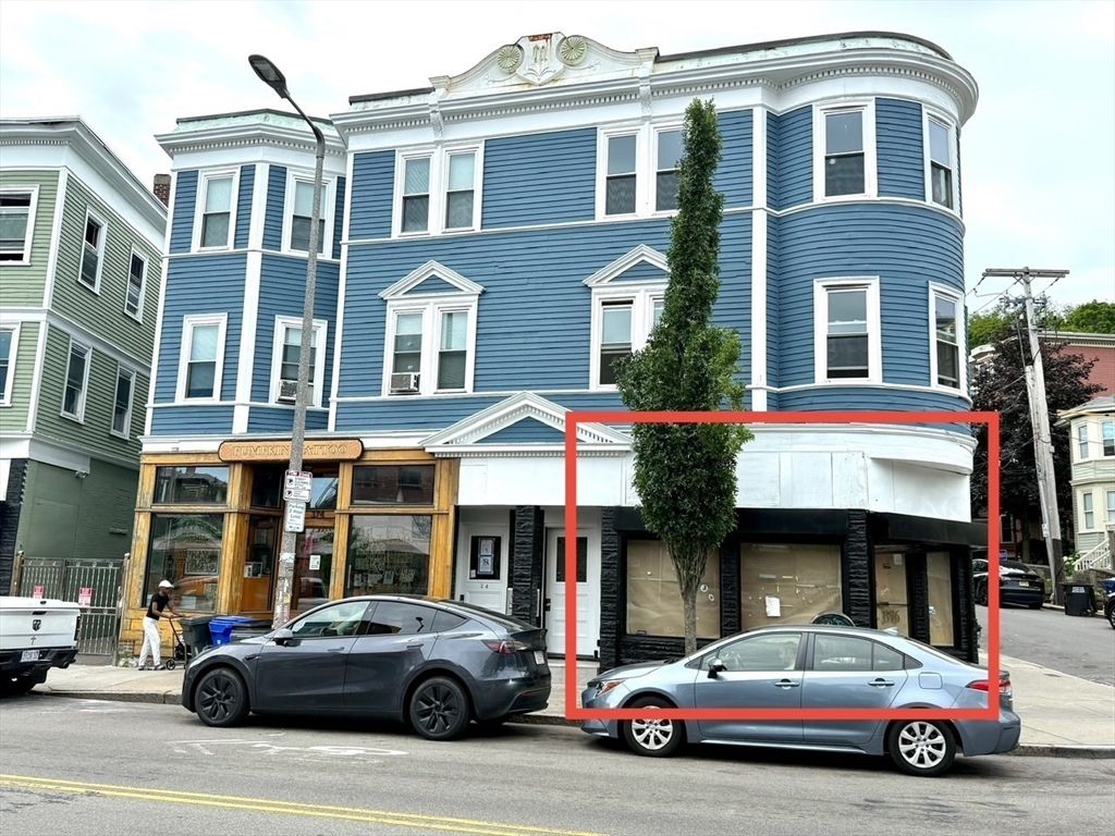 Exterior, Facade, Rowhouse