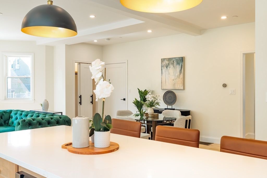 Dining room, Interior, Recessed Lighting