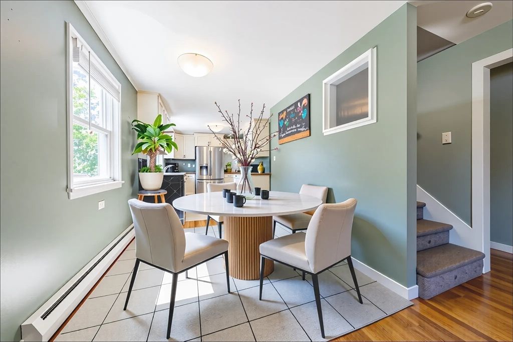 Dining room, Interior, Kitchen, Stainless Steel Appliances, Wood Texture Flooring