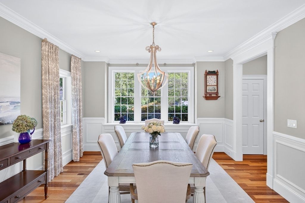 Dining room, Interior, Pendant Lights, Recessed Lighting, Wood Texture Flooring