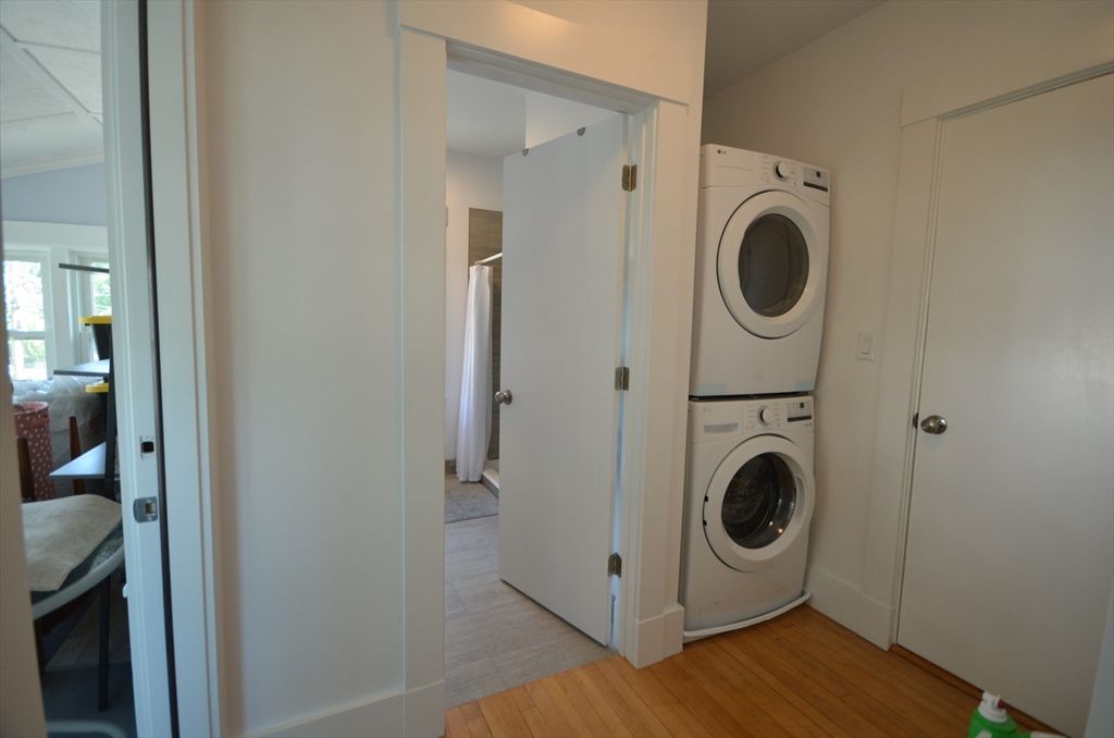 Interior, Utility Closets, Washer, Wood Texture Flooring