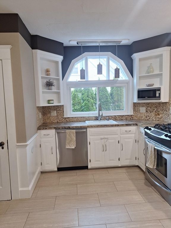 Interior, Kitchen, Stainless Steel Appliances