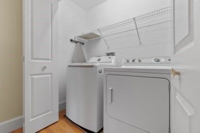 Interior, Utility Closets, Washer, Wood Texture Flooring