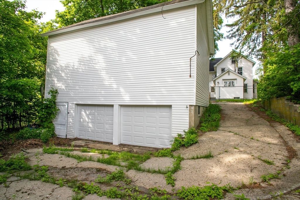 Detached Garage, Exterior