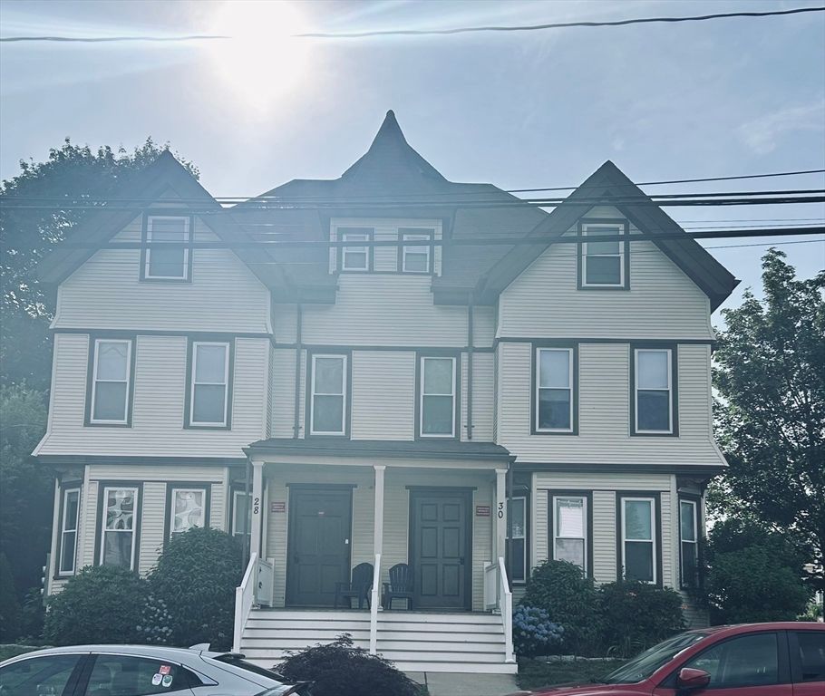 Exterior, Facade, Queen Anne Victorian