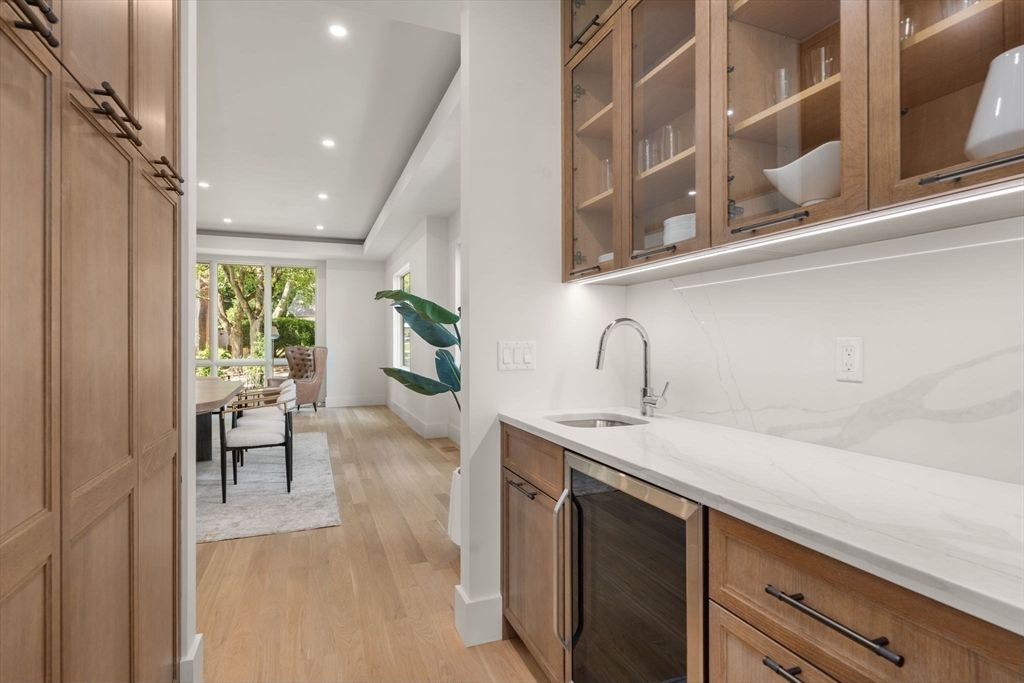Dining room, Interior, Kitchen, Recessed Lighting, Wood Texture Flooring