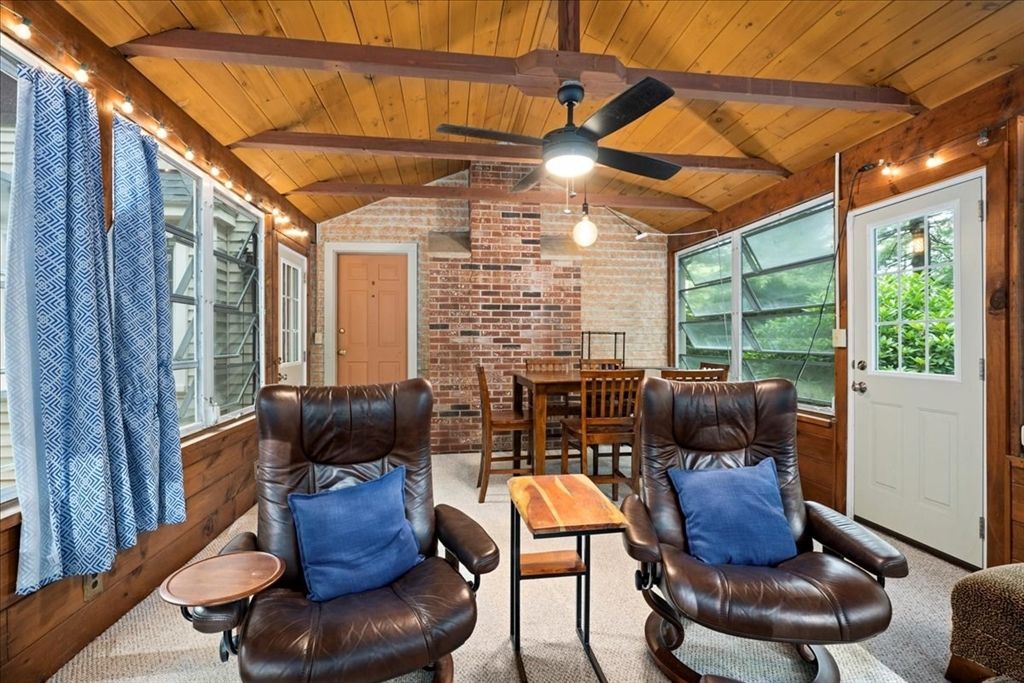 Dining room, Interior, Stone Walls, Wooden Beams, Wooden Ceilings