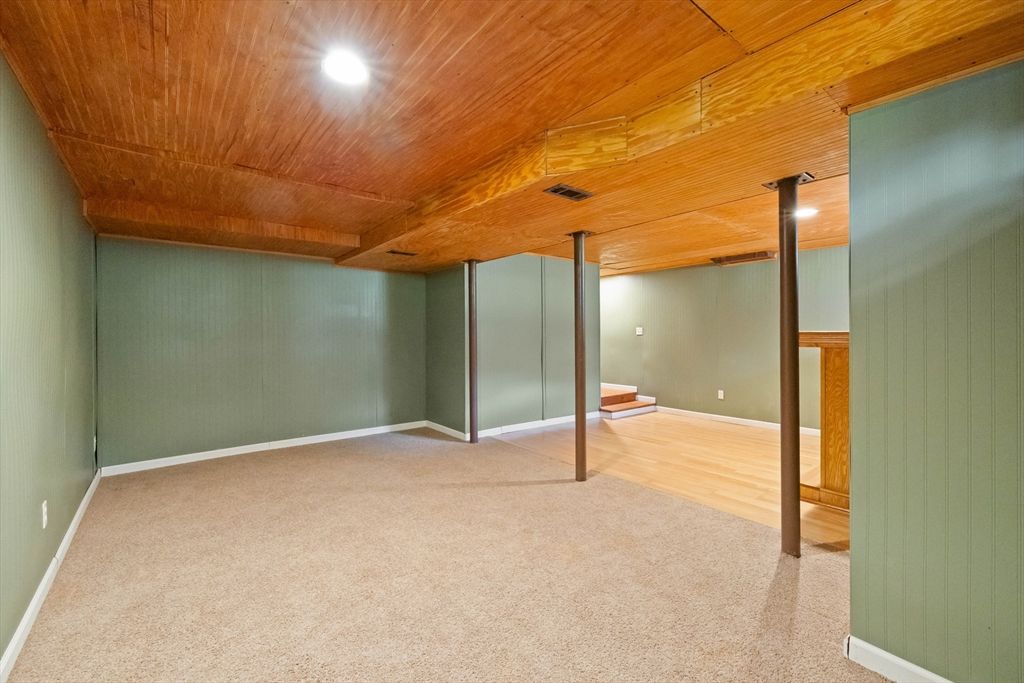 Empty room, Interior, Recessed Lighting, Wooden Ceilings, Wood Texture Flooring