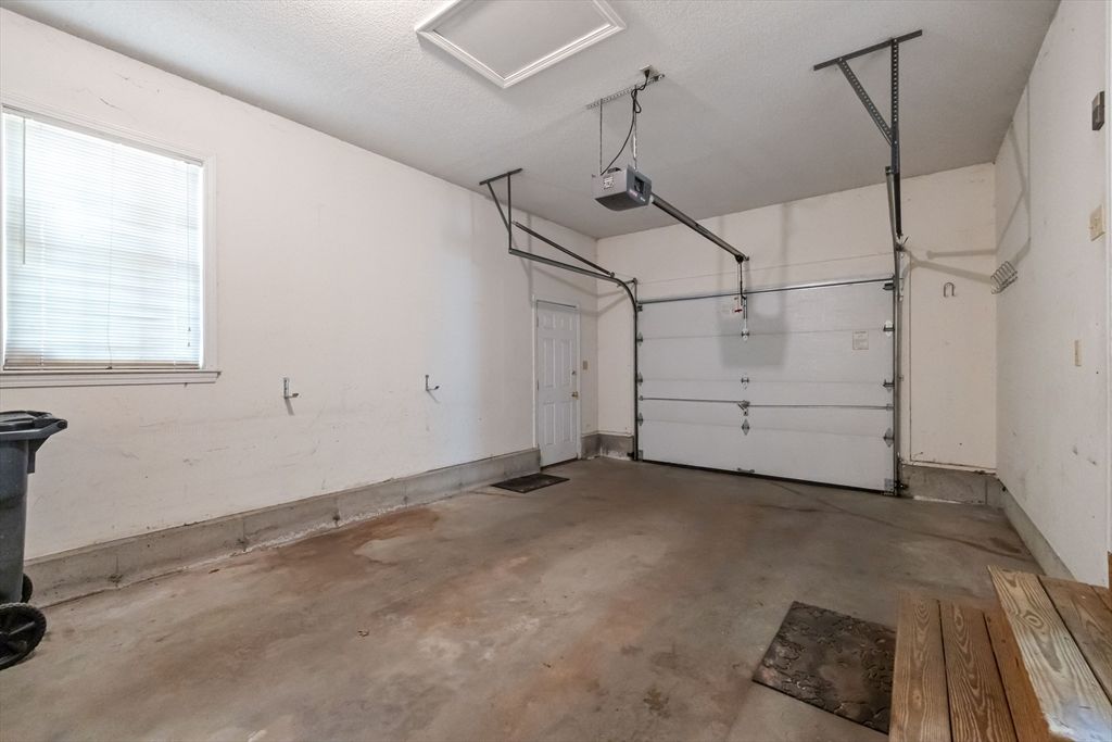 Garage, Interior