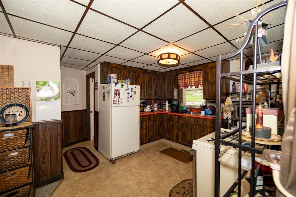 Interior, Washer, Wooden Walls