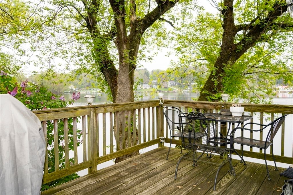 Exterior, Wood Texture Flooring