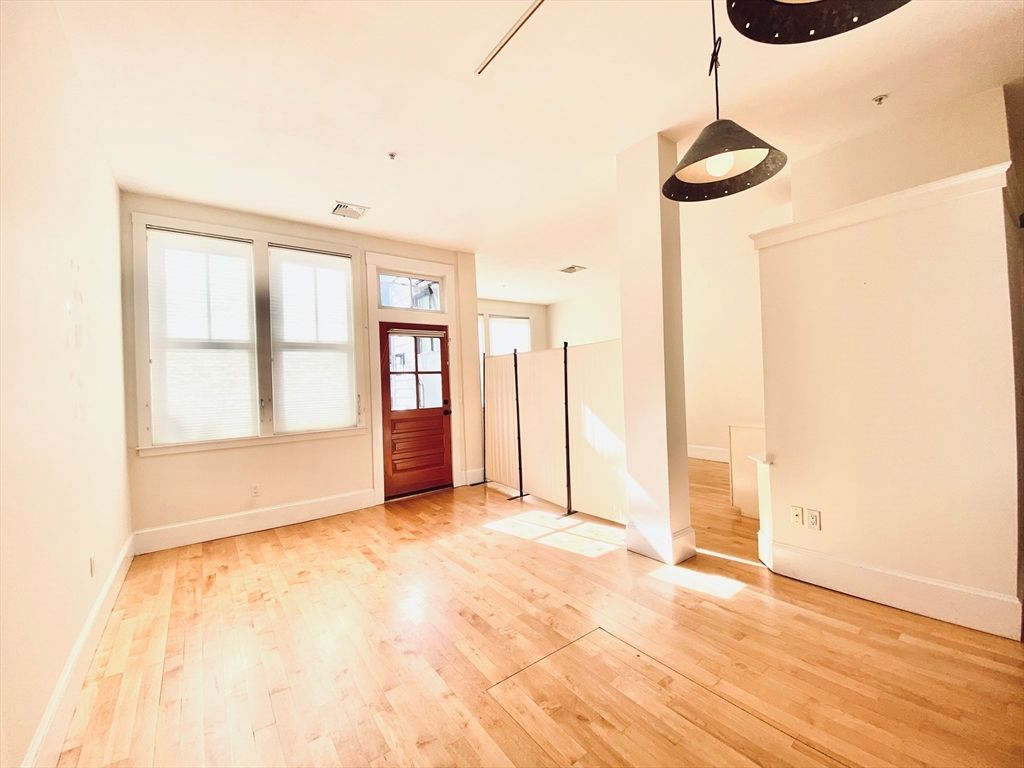 Empty room, Interior, Pendant Lights, Recessed Lighting, Wood Texture Flooring