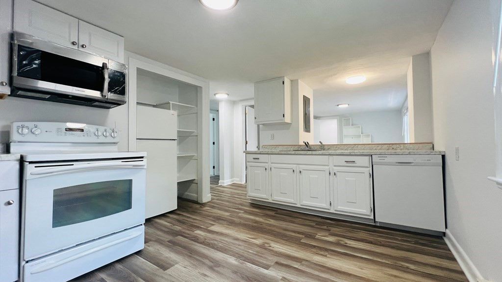 Interior, Kitchen, Wood Texture Flooring
